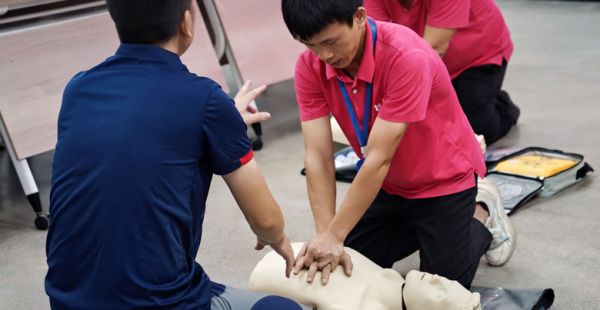 为生命护航‖配备AED点亮生命之光
